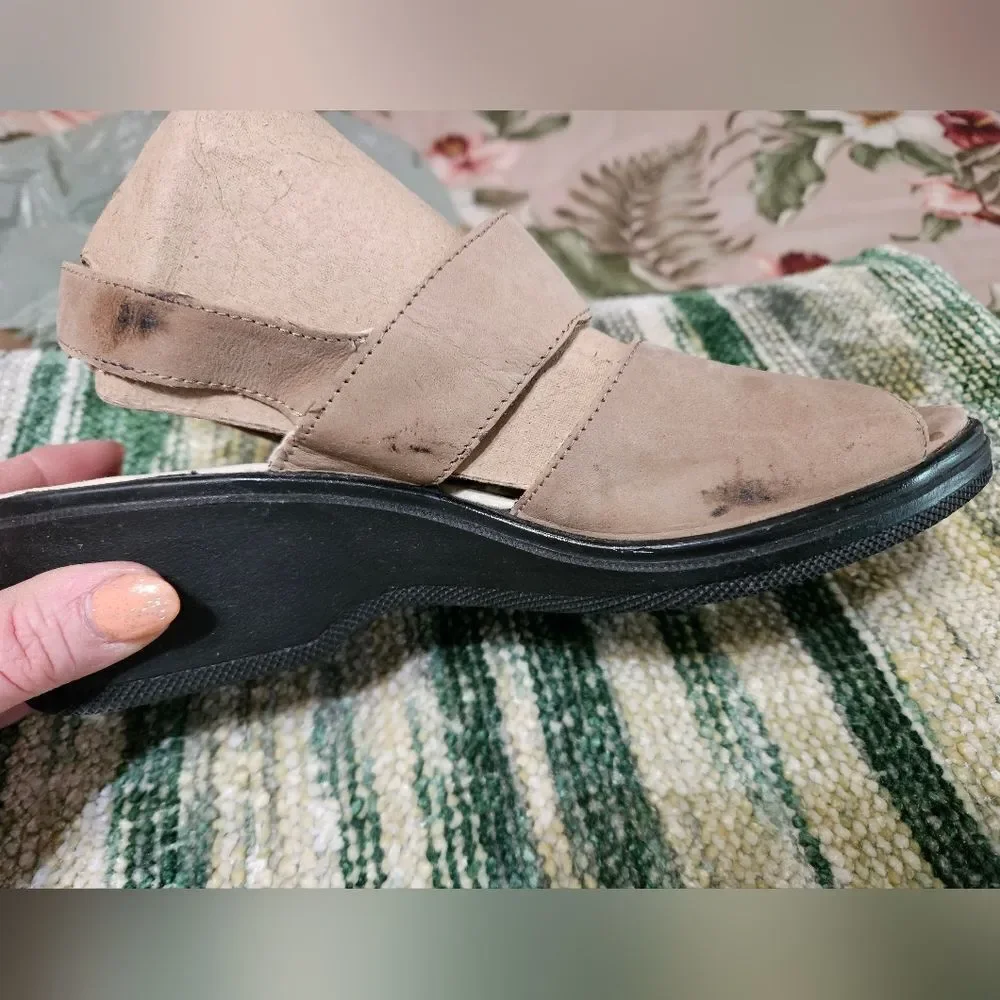 #286 ROMIKA- Tan Suede Strapped Sandals- sz. 40 (9) M - Picture 8 of 8